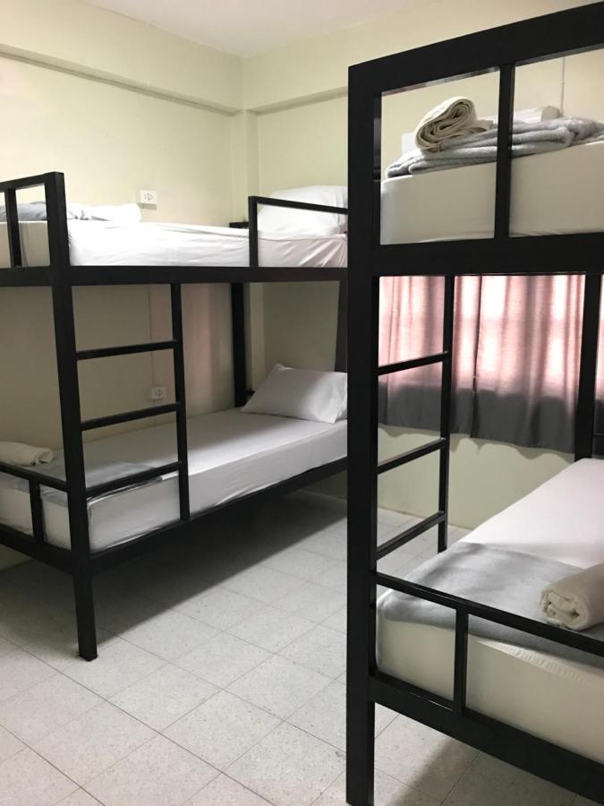 Holiday Phangan - Hostel & Bar Тонг Сала Экстерьер фото