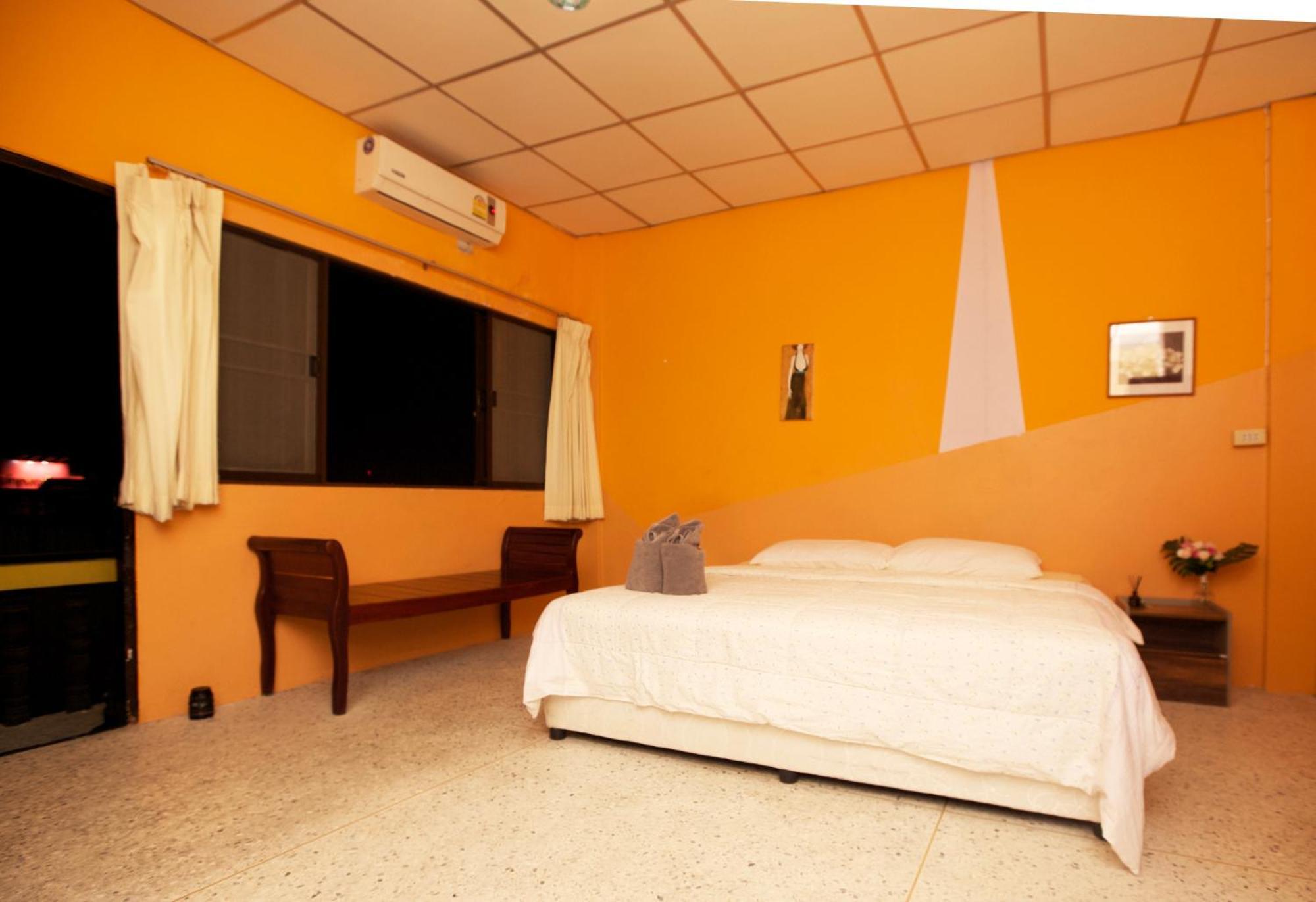 Holiday Phangan - Hostel & Bar Тонг Сала Экстерьер фото