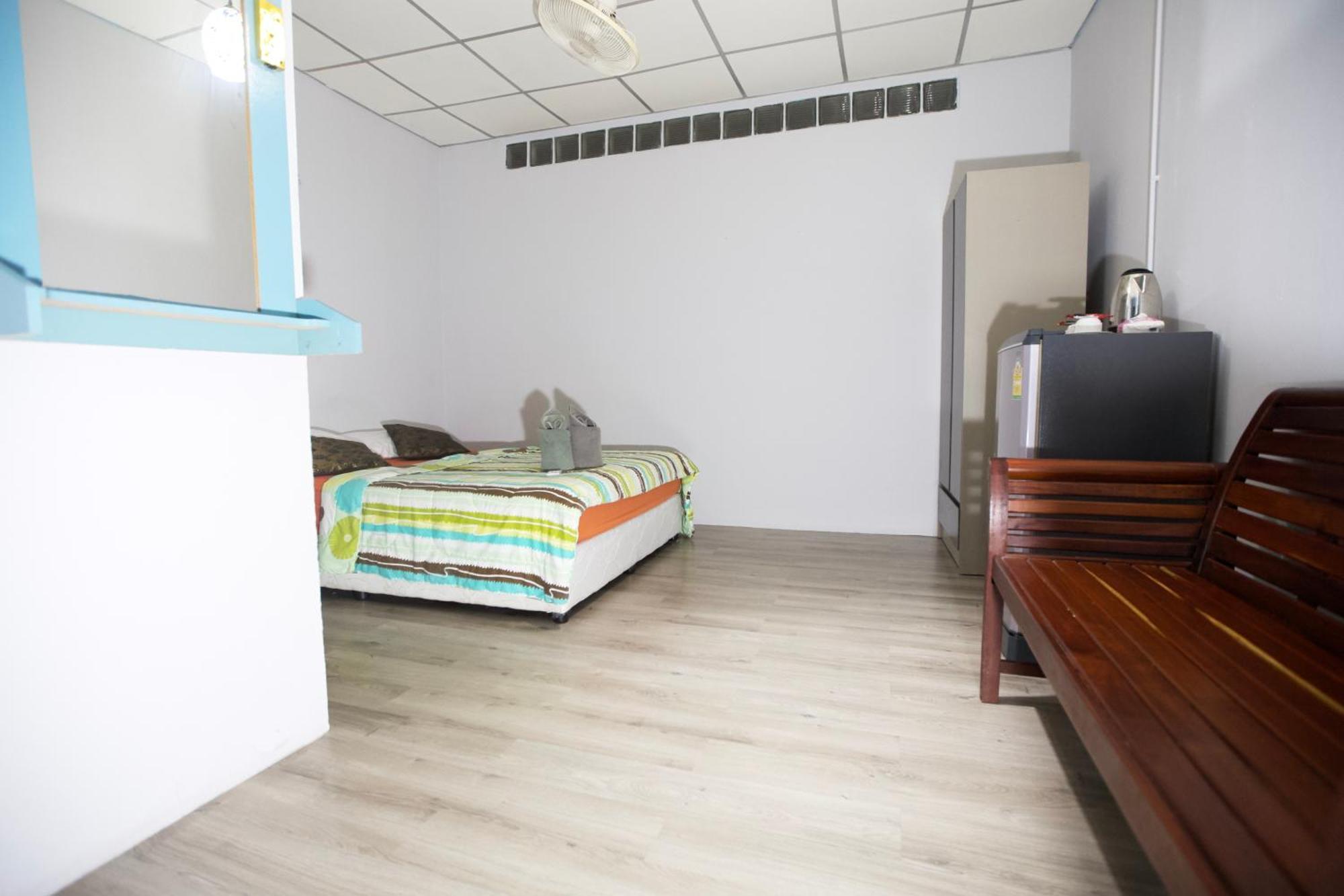 Holiday Phangan - Hostel & Bar Тонг Сала Экстерьер фото