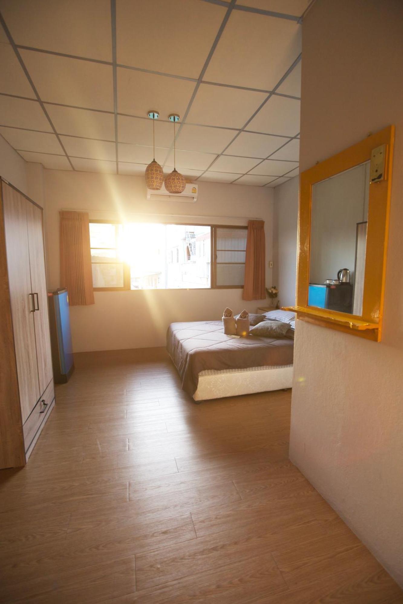 Holiday Phangan - Hostel & Bar Тонг Сала Экстерьер фото